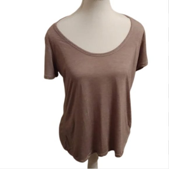 Aritzia Wilfred Free light brown short sleeves athletic t-shirt Small - Picture 1 of 8